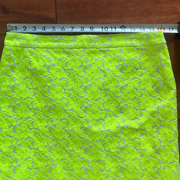 J. Crew Florescent Yellow Floral Mini Skirt Lined embroidered Size 8 - Picture 4 of 5